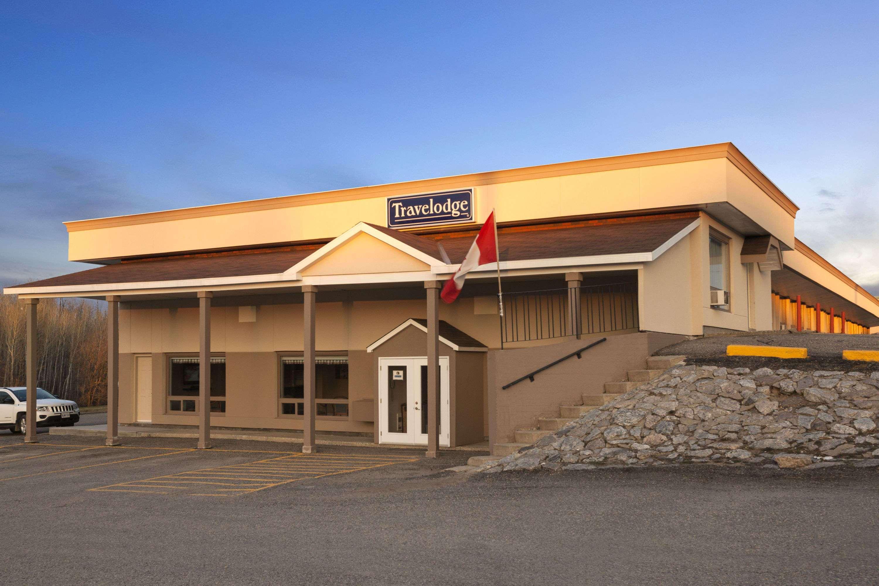 Travelodge by Wyndham Kapuskasing Bagian luar foto