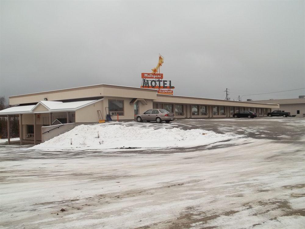 Travelodge by Wyndham Kapuskasing Bagian luar foto