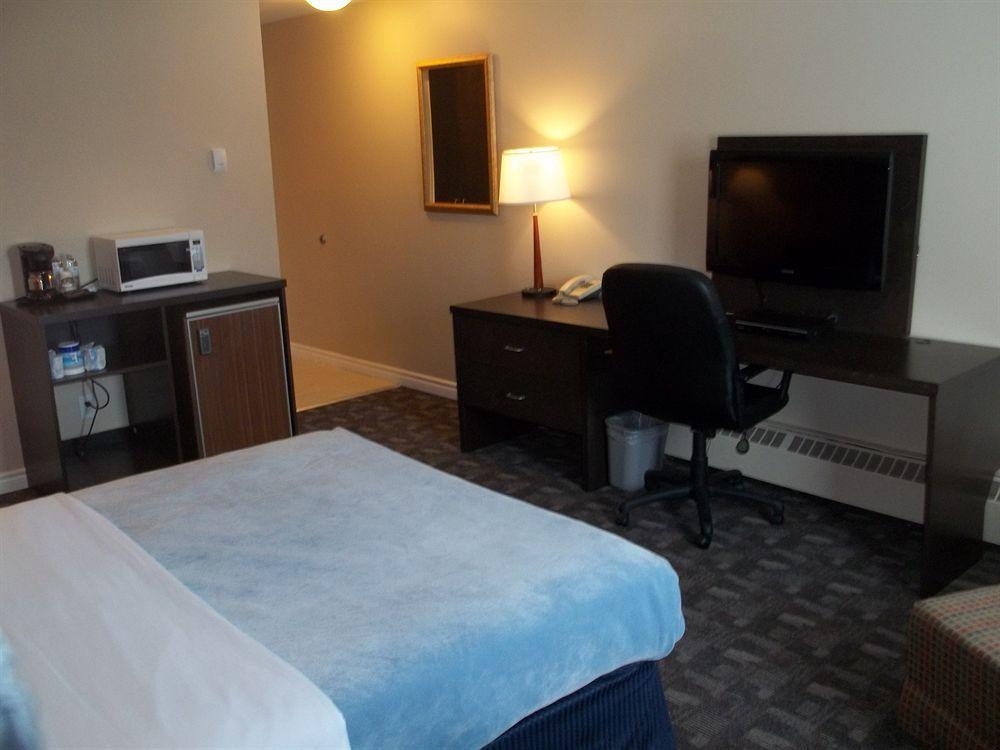 Travelodge by Wyndham Kapuskasing Bagian luar foto