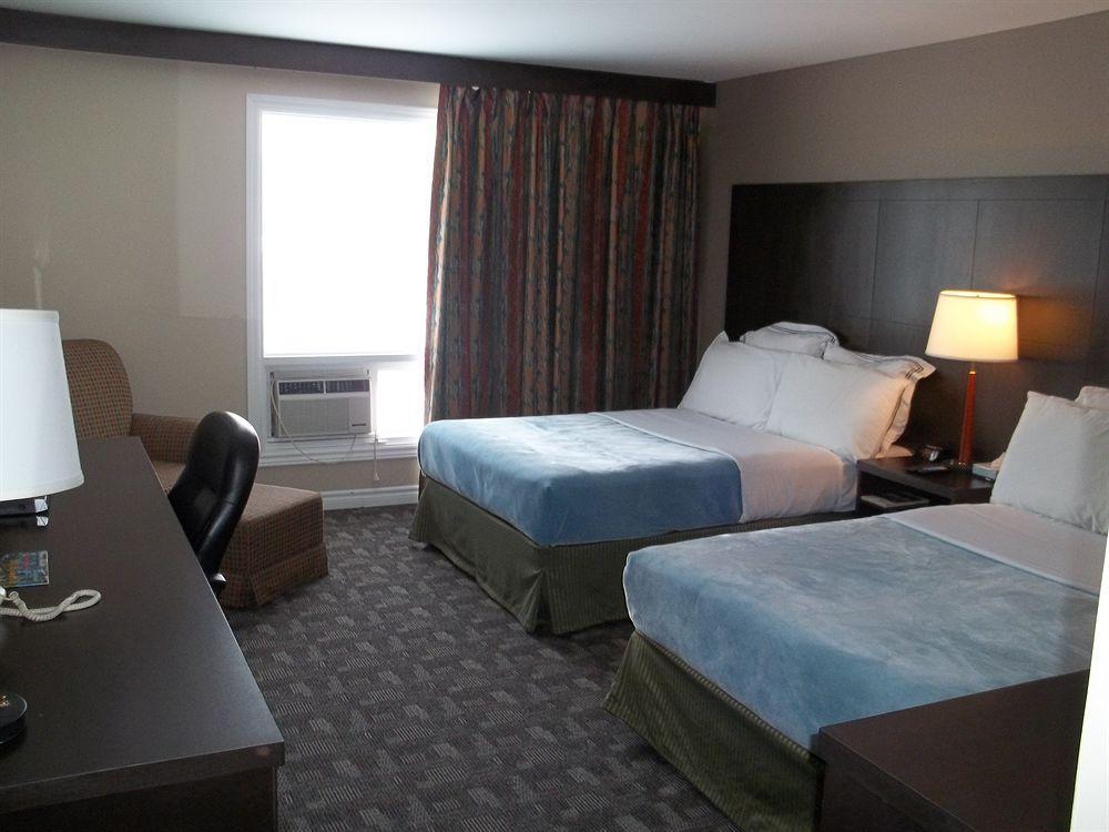 Travelodge by Wyndham Kapuskasing Bagian luar foto